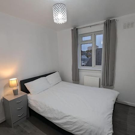 3 Bedroom Apartment Sleeps 8 에든버러 외부 사진