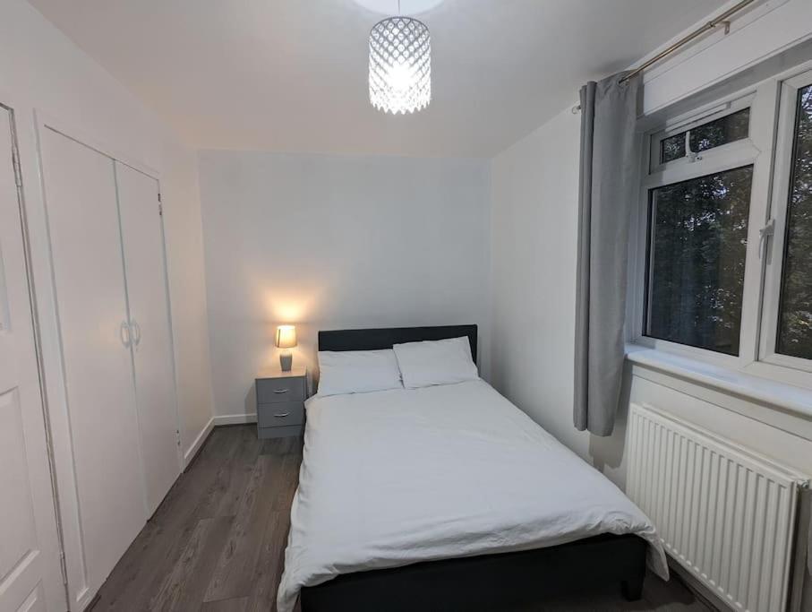 3 Bedroom Apartment Sleeps 8 에든버러 외부 사진