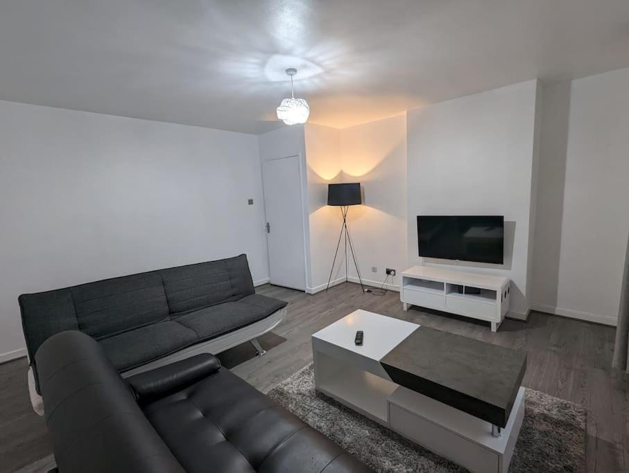 3 Bedroom Apartment Sleeps 8 에든버러 외부 사진