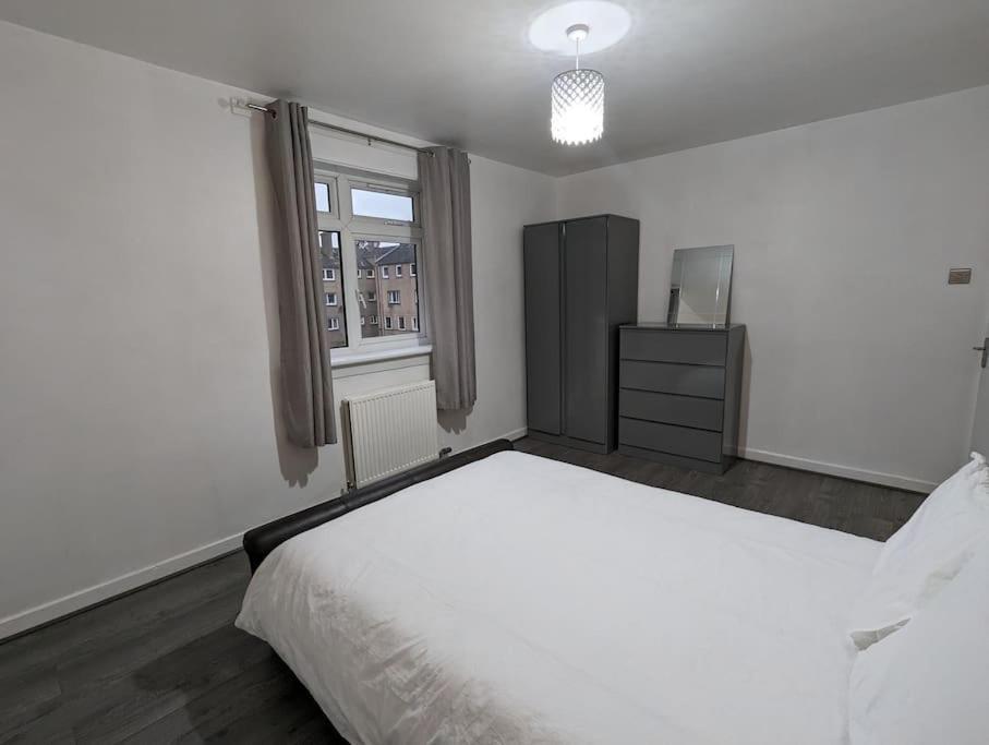 3 Bedroom Apartment Sleeps 8 에든버러 외부 사진