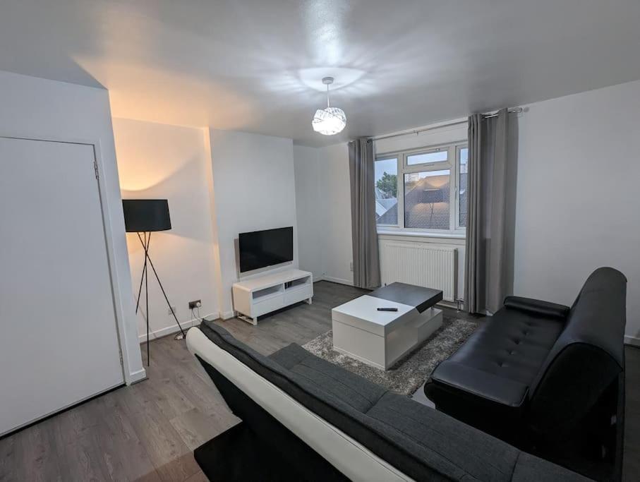 3 Bedroom Apartment Sleeps 8 에든버러 외부 사진